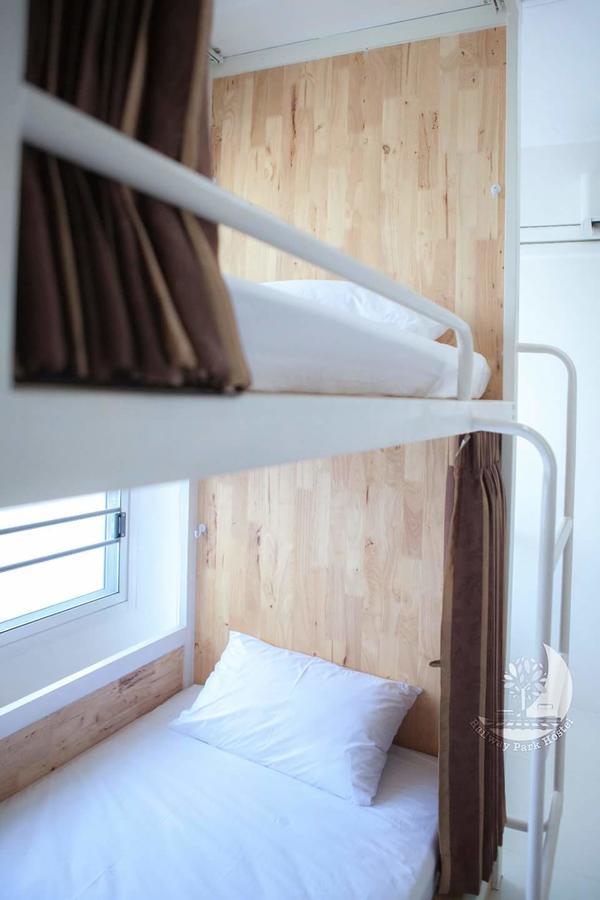 Railway Park Hostel Chiang Mai Exteriör bild